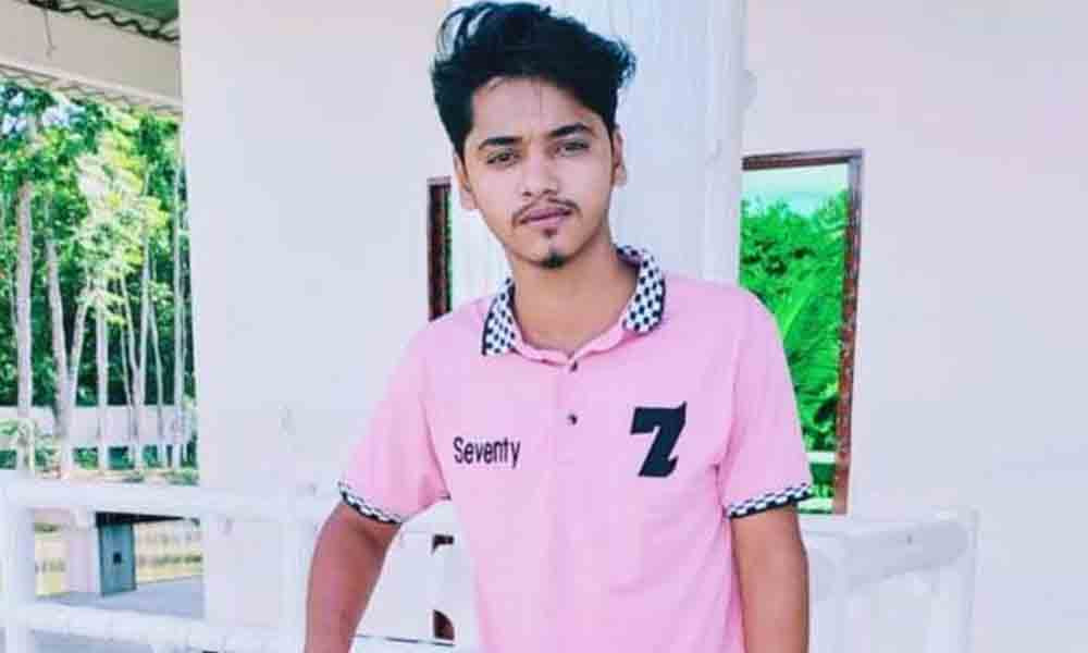 আন্দোলনে সন্তান নিহতের কথা বলে ১০ লাখ টাকা আত্মসাতের অভিযোগ