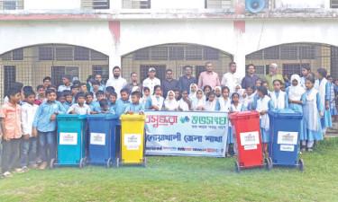 শুভসংঘের উদ্যোগে ডাস্টবিন ও ন্যাপকিন বিতরণ এবং বৃক্ষরোপণ কর্মসূচি