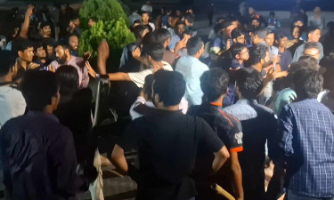 রাবিতে বামপন্থীদের সঙ্গে শাহবাগবিরোধী ঐক্যমঞ্চের সংঘর্ষ, আহত ৫