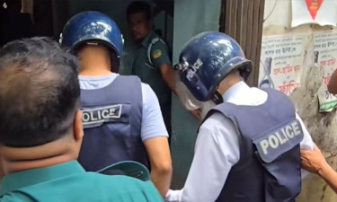 মাথা নিচু করে গাজীপুর আদালতে আসলেন মেজর জিয়া ও আইজিপি মামুন