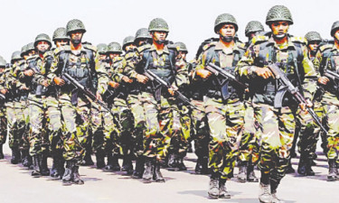 সেনা শাসন না, গণতন্ত্রের পক্ষে সশস্ত্র বাহিনী