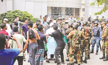 জুলাই যোদ্ধা-কর্মচারী সংঘর্ষ, চিকিৎসা বন্ধ রোগীর দুর্ভোগ
