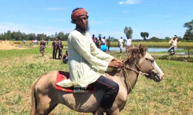 সীমান্তে উত্তেজনার খবর শুনে ঘোড়া নিয়ে ছুটে এলেন শফিকুল
