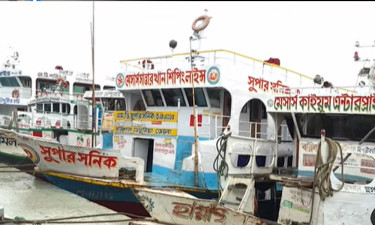 সাগরে গভীর নিম্নচাপ : বরিশাল রুটে লঞ্চ চলাচল বন্ধ