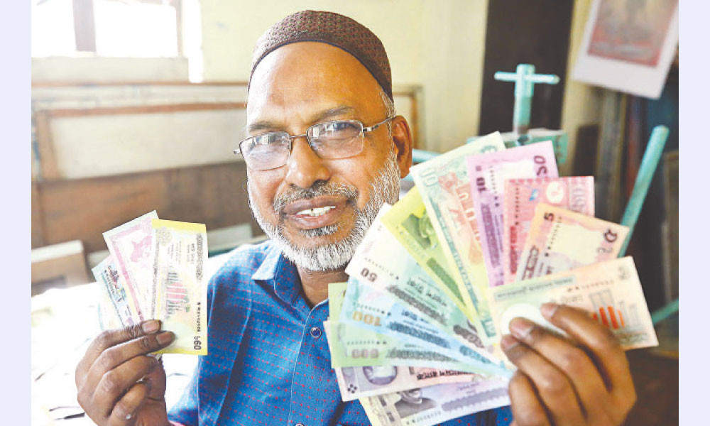 টাকার নকশা করেন যিনি