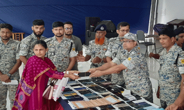 চুরি-ছিনতাই হওয়া ১১৪ মোবাইল ভুক্তভোগীরা ফিরে পেল