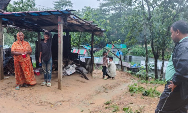 ভারী বৃষ্টিতে চট্টগ্রামে পাহাড় ধসের শঙ্কা