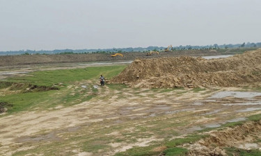 রাজশাহীতে জোরপূর্বক পুকুর খনন বিএনপি নেতার