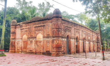 ঐতিহাসিক বাঘা মসজিদ