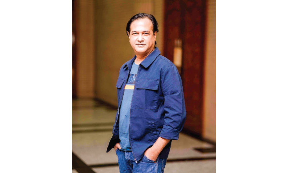 জন্মস্থান কুমিল্লা নিয়ে আসিফ আকবরের গান