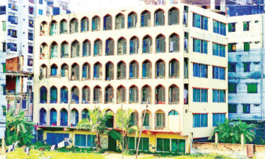 মাদরাসার সহযোগিতায় স্বজনহীন মানুষের কোরবানি