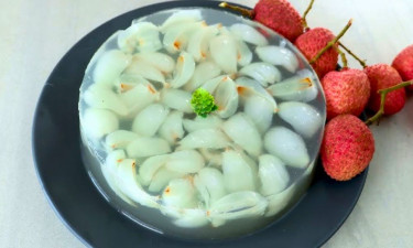 বৃষ্টির দিনে সহজে তৈরি করুন লিচুর পুডিং