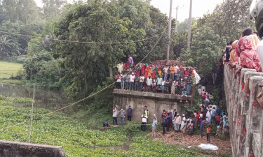 ব্রিজের নিচে পড়ে ছিল মাথা-হাতবিহীন নারীর মরদেহ