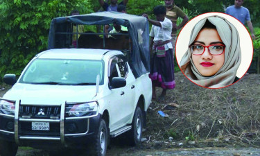 সভা শেষে সরকারি গাড়িতেই গরু নিয়ে গেলেন ইউএনও