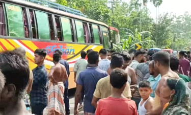 গাইবান্ধায় বাস-অটোরিকশার মুখোমুখি সংঘর্ষ, নিহত ৩