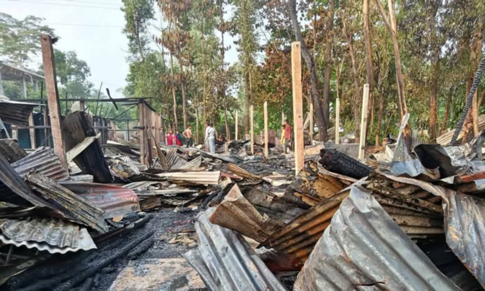 মিরসরাইয়ে শেষ রাতে ভয়াবহ অগ্নিকাণ্ড, নিহত ১