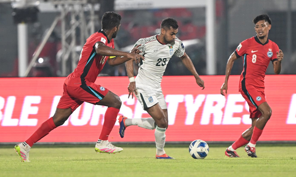 শেষ মুহূর্তে গোল হজম করে বিরতিতে বাংলাদেশ