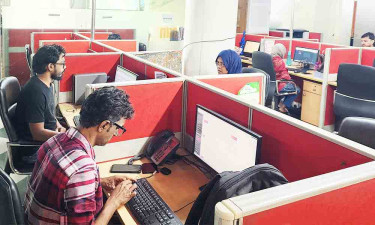 ৫ দিনের ছুটি শেষ, চেনা রূপে ফিরেছে পত্রিকা অফিস