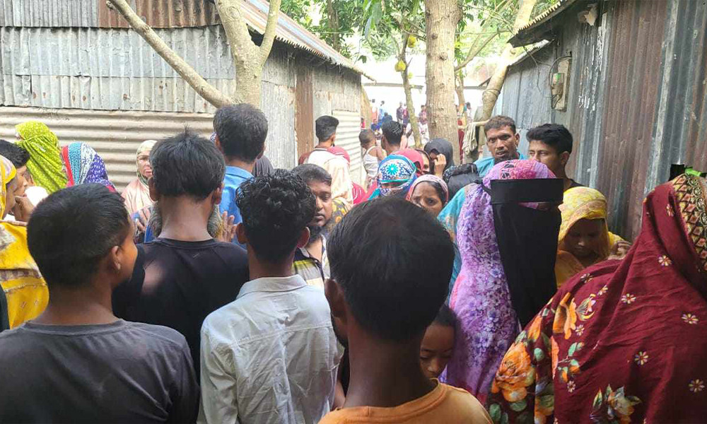 স্ত্রীকে গলা কেটে হত্যার পর স্বামীর আত্মহত্যার চেষ্টা