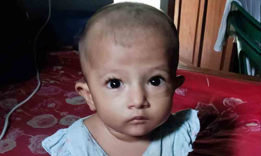 সন্তানকে বাঁচাতে বিত্তবানদের সাহায্য চেয়ে অঝোরে কাঁদলেন বাবা