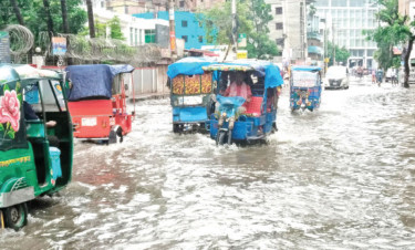 জলাবদ্ধতায় কুমিল্লা নগরবাসীর দুর্ভোগ