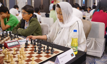 বাংলাদেশি দাবাড়ুকে ঢুকতে দেয়নি ভারত, বিপাকে রানী হামিদ