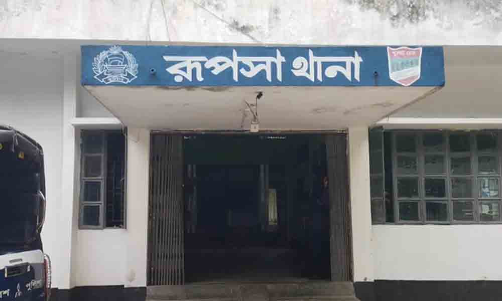 খুলনায় গুলি করে বিকাশ ব্যবসায়ীর টাকা লুট