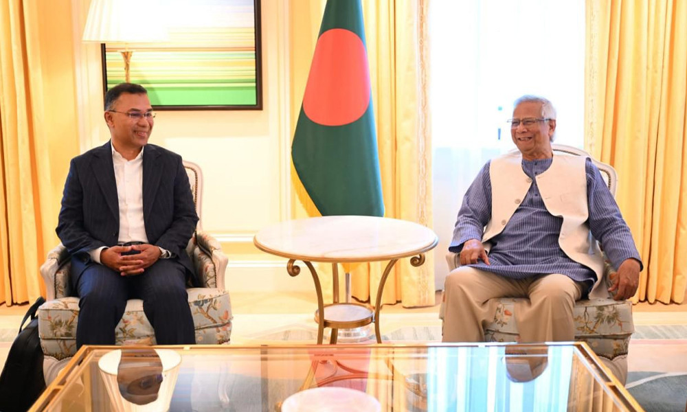 ড. ইউনূস ও তারেক রহমানের বৈঠক শুরু