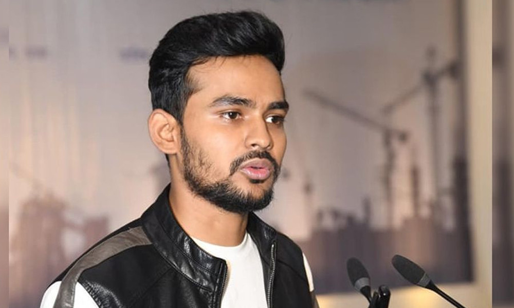 বিএনপির ২ গ্রুপের দ্বন্দ্বে লাইনম্যানকে মারধর, উপদেষ্টা আসিফের ওপর মিথ্যাচার