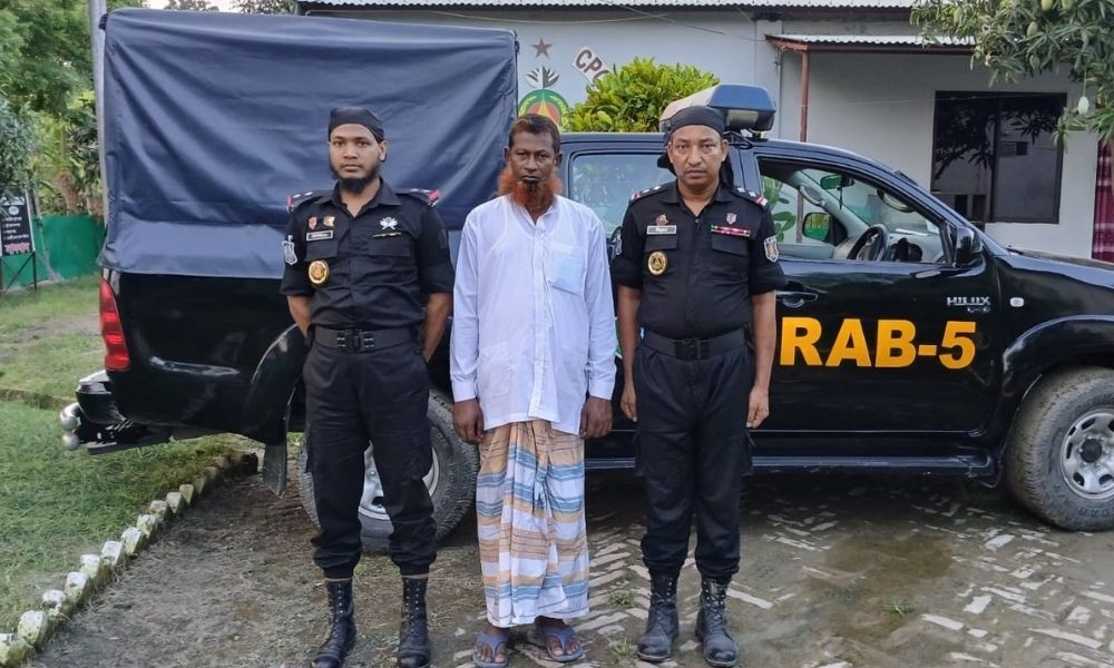 পাবনায় ধর্ষণ মামলার প্রধান আসামি চাঁপাইনবাবগঞ্জে গ্রেপ্তার