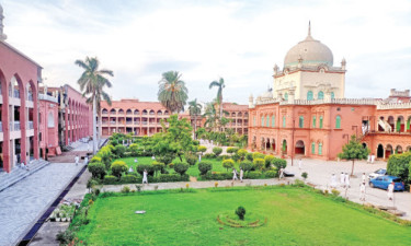 যে বৈশিষ্ট্যে অনন্য কওমি মাদরাসা