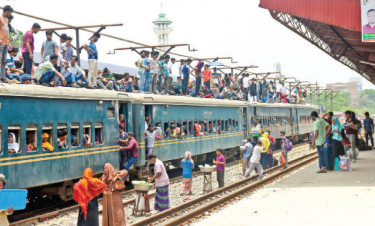 এবার রাজধানীমুখী জনস্রোত