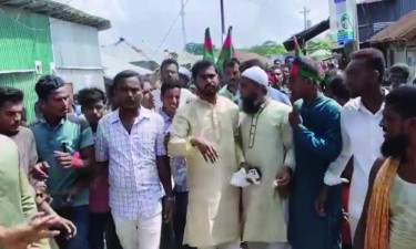 হামলার শিকার নেতাকর্মীদের দেখতে গ্রামের বাড়িতে নুর