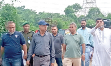 হাতিরঝিলে পানি পরিশোধন কার্যক্রম পরিদর্শন করলেন রাজউক চেয়ারম্যান