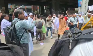 বঞ্চিত শিক্ষকদের সঙ্গে পুলিশের ধাওয়া-পাল্টাধাওয়া