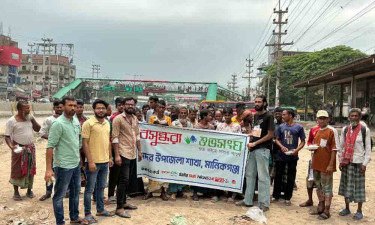 মানিকগঞ্জে ছিন্নমূল ও আশ্রয়হীন মানুষের মাঝে বসুন্ধরা শুভসংঘের খাবার বিতরণ