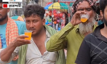 রাজশাহীতে এনসিপির শ্রমিক শাখার শরবত বিতরণ