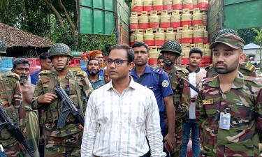 না‌জিরপু‌রে জমি দখল করে গ্যাস সিলিন্ডার রিফিল কারখানা
