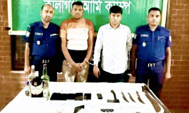সাতক্ষীরায় আ. লীগ নেতার ছেলেসহ ভারতীয় নাগরিক আটক