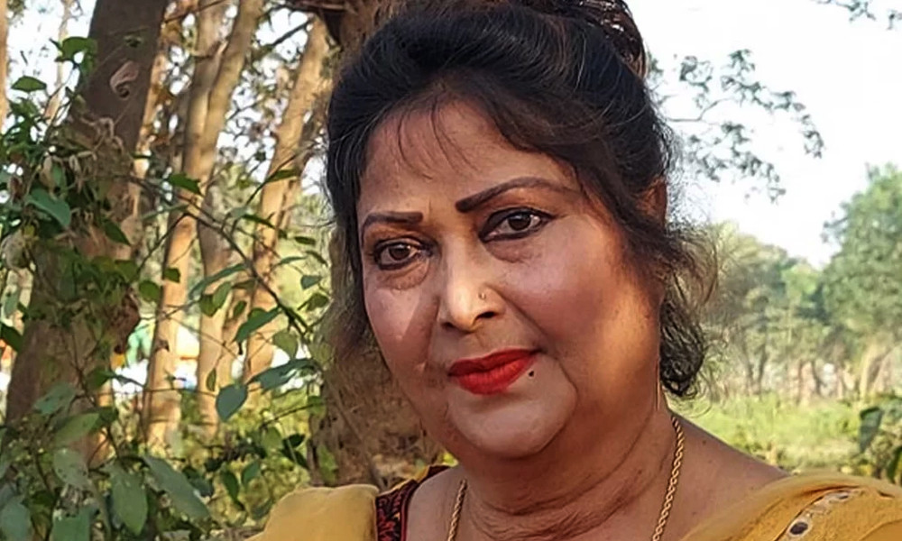 ছেলের মামলা অব্যাহতির জন্য বিএনপি অফিসে রিনা খান