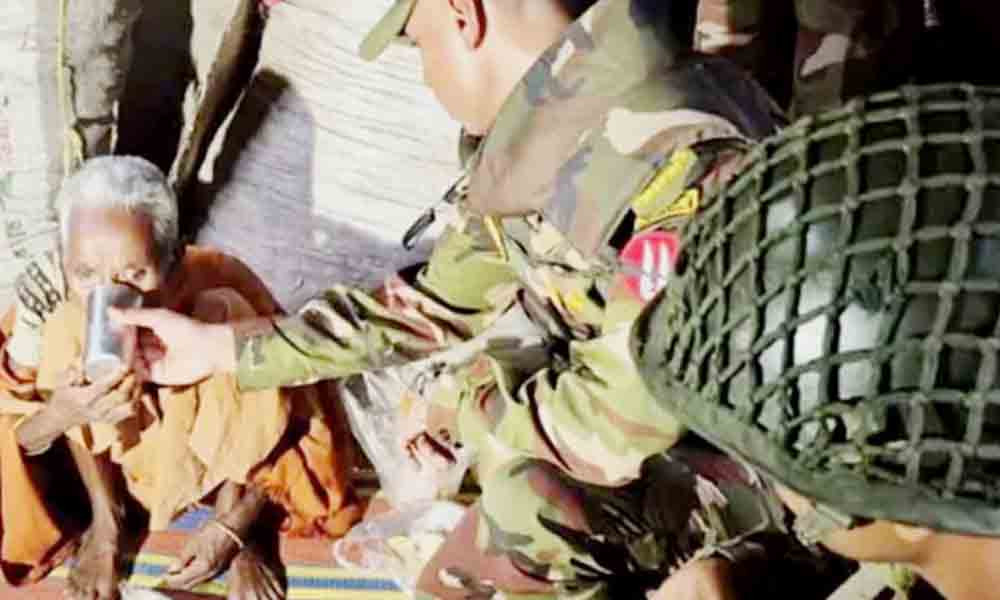সন্তানদের ঘরে ঠাঁই নেই, ৯০ বছর বয়সী বিমলা রানীর পাশে সেনাবাহিনী