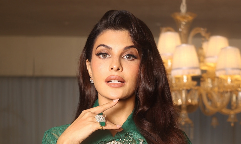 আধ্যাত্মিকতার খোঁজে আশ্রমে জ্যাকলিন