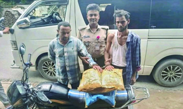 গফরগাঁওয়ে গাঁজা ও মোটরসাইকেলসহ দুই মাদক কারবারি গ্রেপ্তার