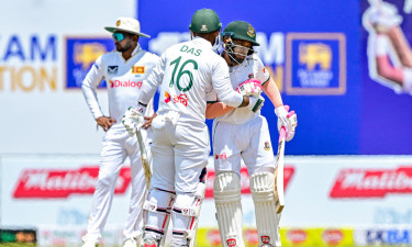 দেড় শ ছাড়ালেন মুশফিক, ফিফটির দেখা লিটনের