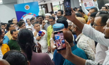 সচিবালয়ে চলছে কর্মচারীদের আন্দোলন, নতুন কর্মসূচি ঘোষণা