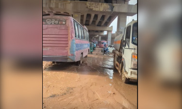 বৃষ্টির পানিতে বেহাল দশা রাজধানীর আব্দুল্লাহপুর