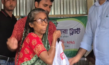 আকিজ মনোয়ারা ট্রাস্টের পক্ষ থেকে গরুর মাংস পেল গুচ্ছগ্রামবাসী