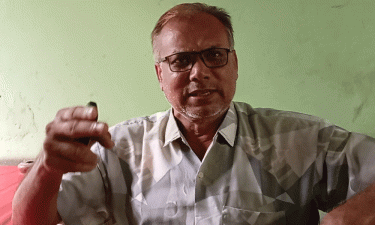 সালিসে স্ত্রীর সামনে স্বামীকে জুতাপেটা আ.লীগ নেতার