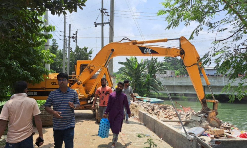 কুষ্টিয়ায় পাউবোর জমি থেকে ৩৫ স্থাপনা উচ্ছেদ