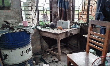 জামায়াত নেতার ইটভাটায় হামলা, ভাঙচুর-লুটপাট